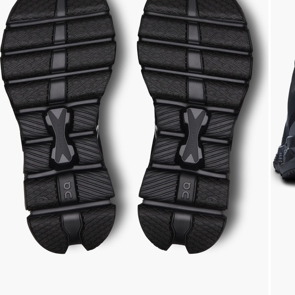 On cloud x 4 training shoe - Picture 3 of 8